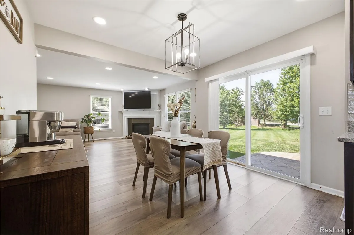 Dining room of 56291 Hastings Dr, Macomb Township